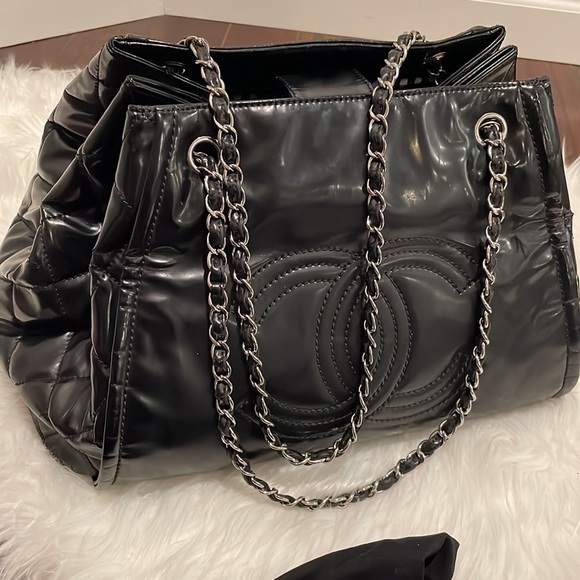 [SOLD] CHANEL Vinyl Lipstick Accordion Bag - Picture 5 of 17